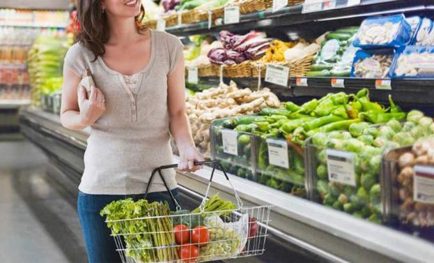 donna-al-supermercato